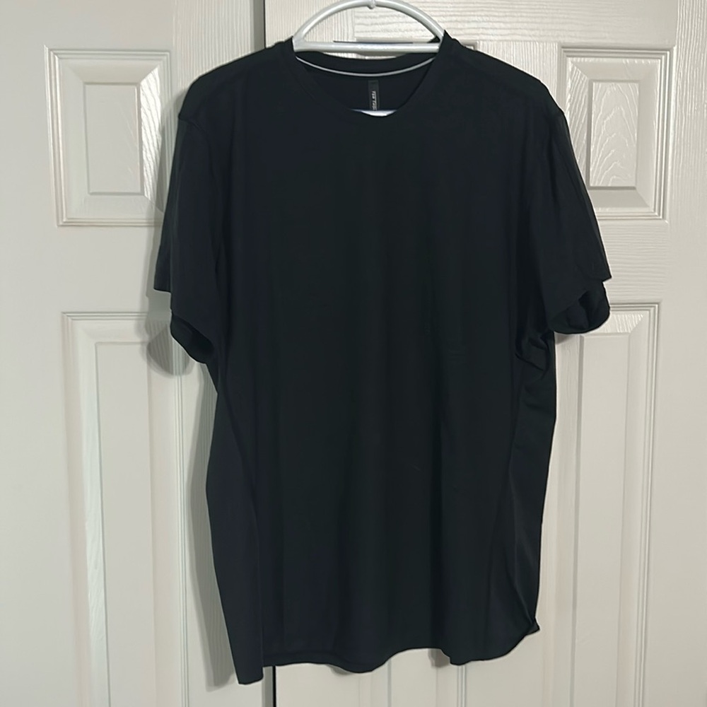 Ten Thousand Black Short Sleeve Versatile Short